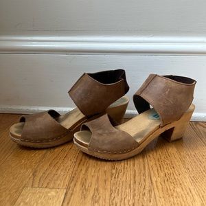 Swedish Hasbeen slip on sandals, natural brown leather